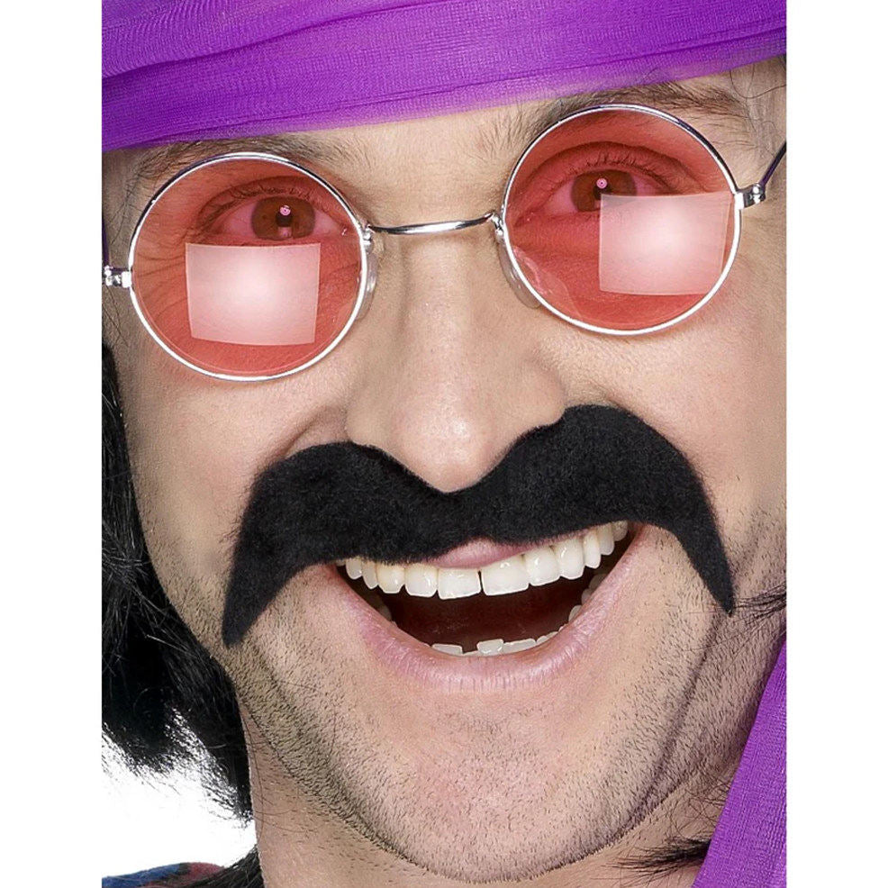 Bigode Preto hippie