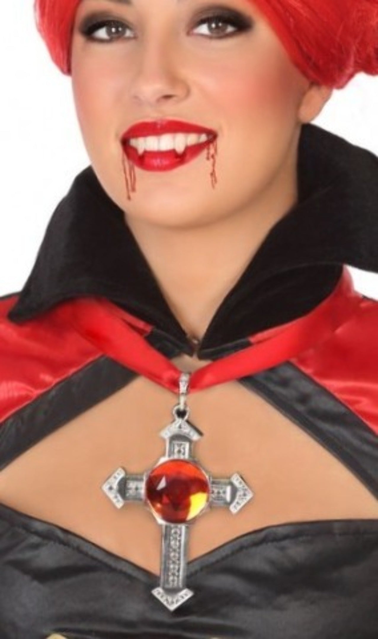 Colar com Cruz Sinistro