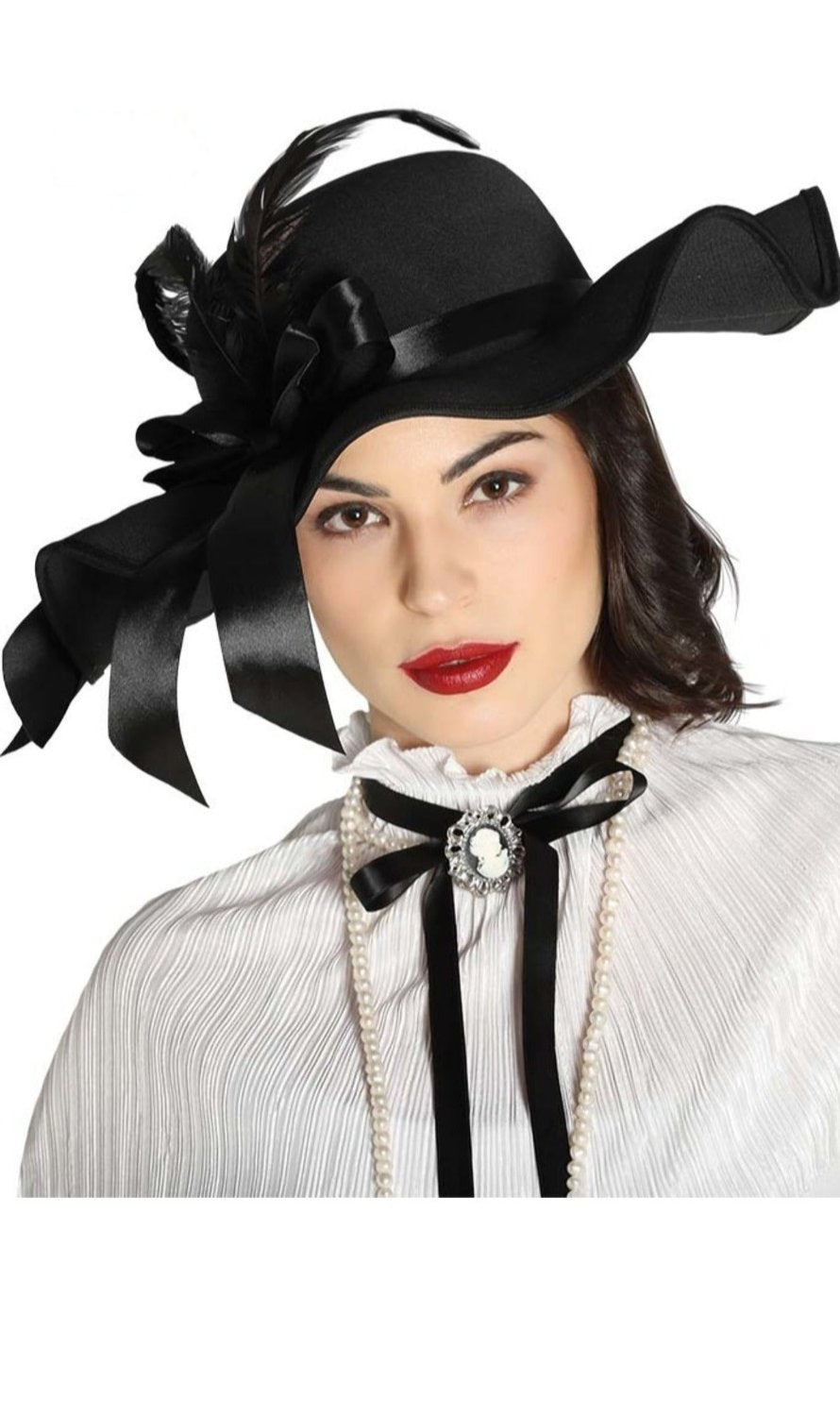 Pamela Preta com Plumas